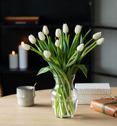 Hvit tulipanbukett liten